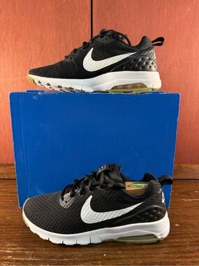 Nike Air Max Motion Low Black White Women’s Running Shoes Size US 9 |833662-011